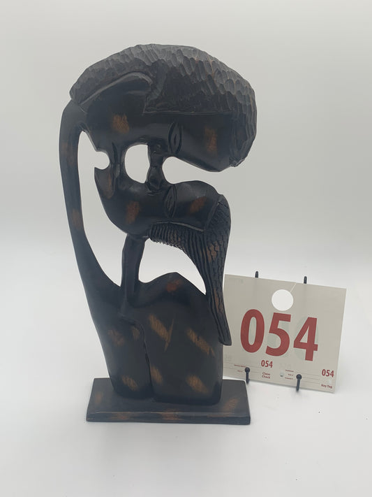 054 - Wooden Statue of Kissing Couple